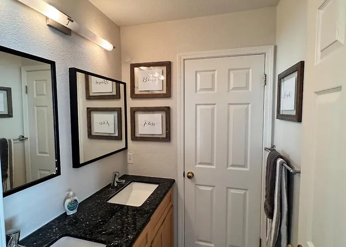 Luxury Executive Townhome In San Jose Ideal For Business, Extended Stays